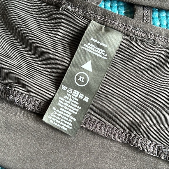 Balance Athletica Lux Form Black Strappy Back Sports Bra XL - Picture 3 of 3